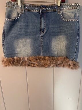 Romwe Jean Mini Leopard Beaded Studs 3X Festival Mob Wife Boho Athleisure Luxe